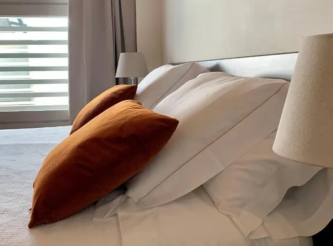 Apg Carrer Nou Atic * Жирона